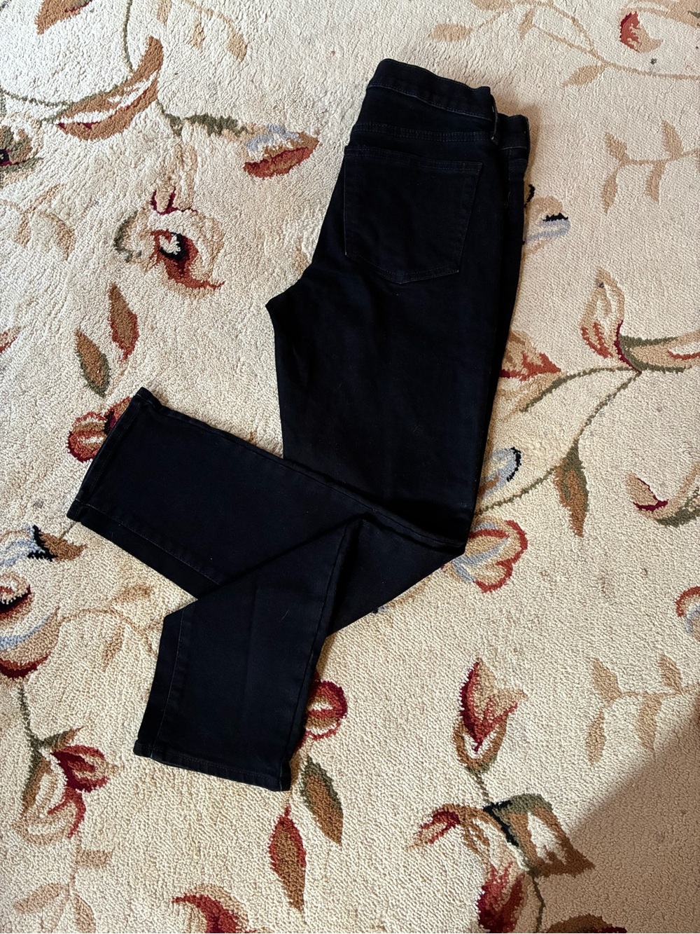 Universal Thread Women’s Black Straight Leg Jeans